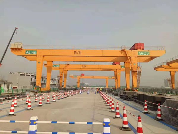 雙梁門式起重機(jī)