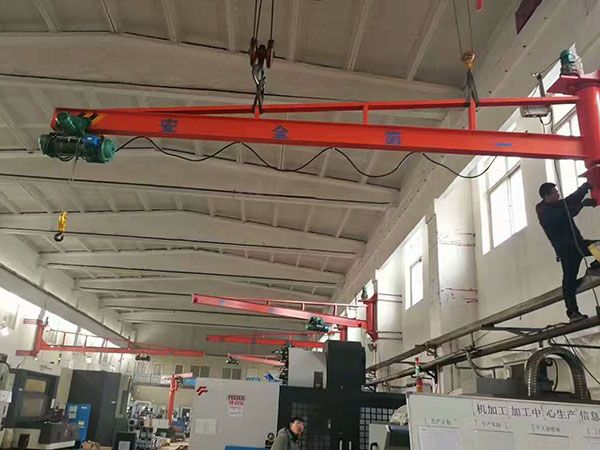 Cantilever crane