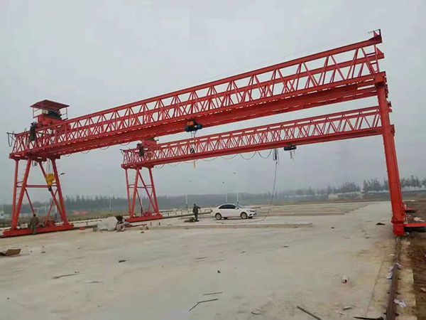 The leg structure form of gantry crane!