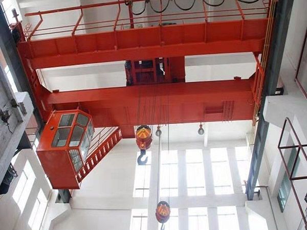 The correct operation method of bridge crane