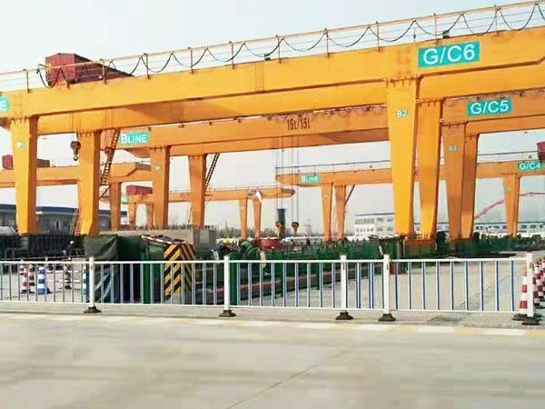 What are the precautions for installing a gantry crane: