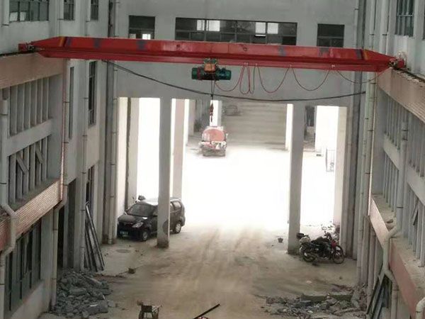 Daily maintenance of bridge crane: