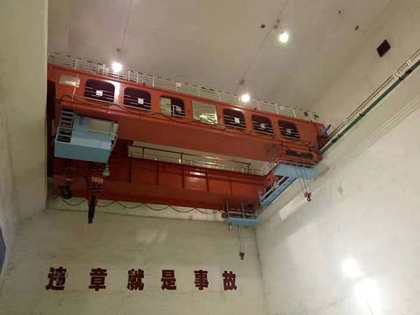 Precautions for the use of double beam cranes: