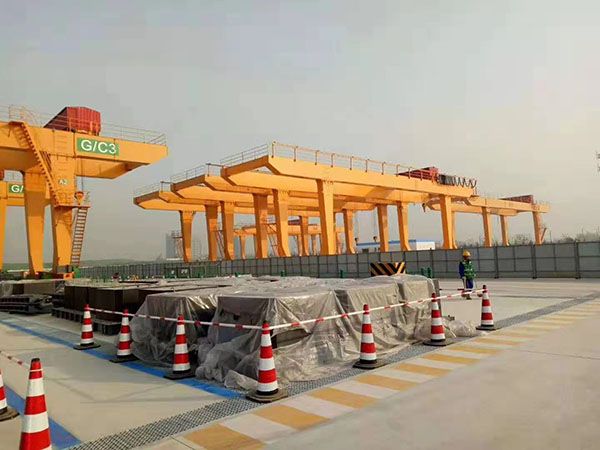 雙梁門式起重機(jī)