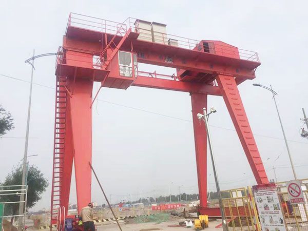 雙梁門式起重機(jī)